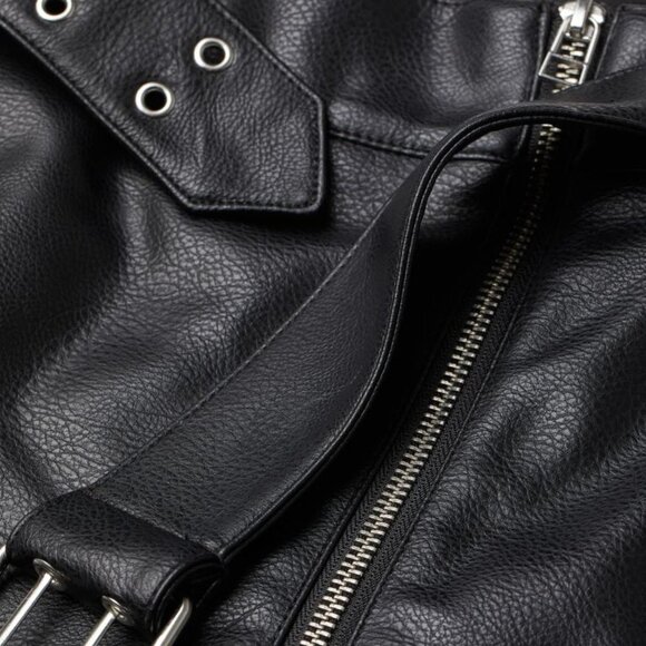 H&M Faux Leather Mini Skirt With Zipper and Belt - Picture 5 of 9